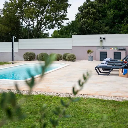 Villa Jolanda *